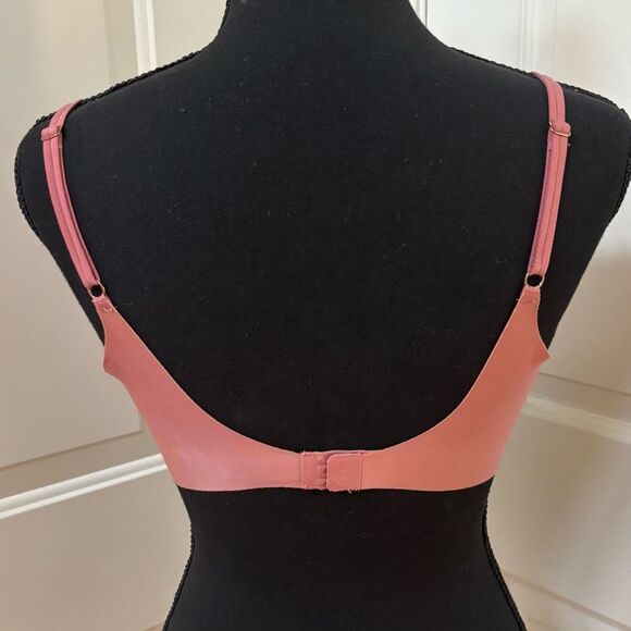Victoria's Secret Pink Padded No Wire Bra 34B - Picture 2 of 3